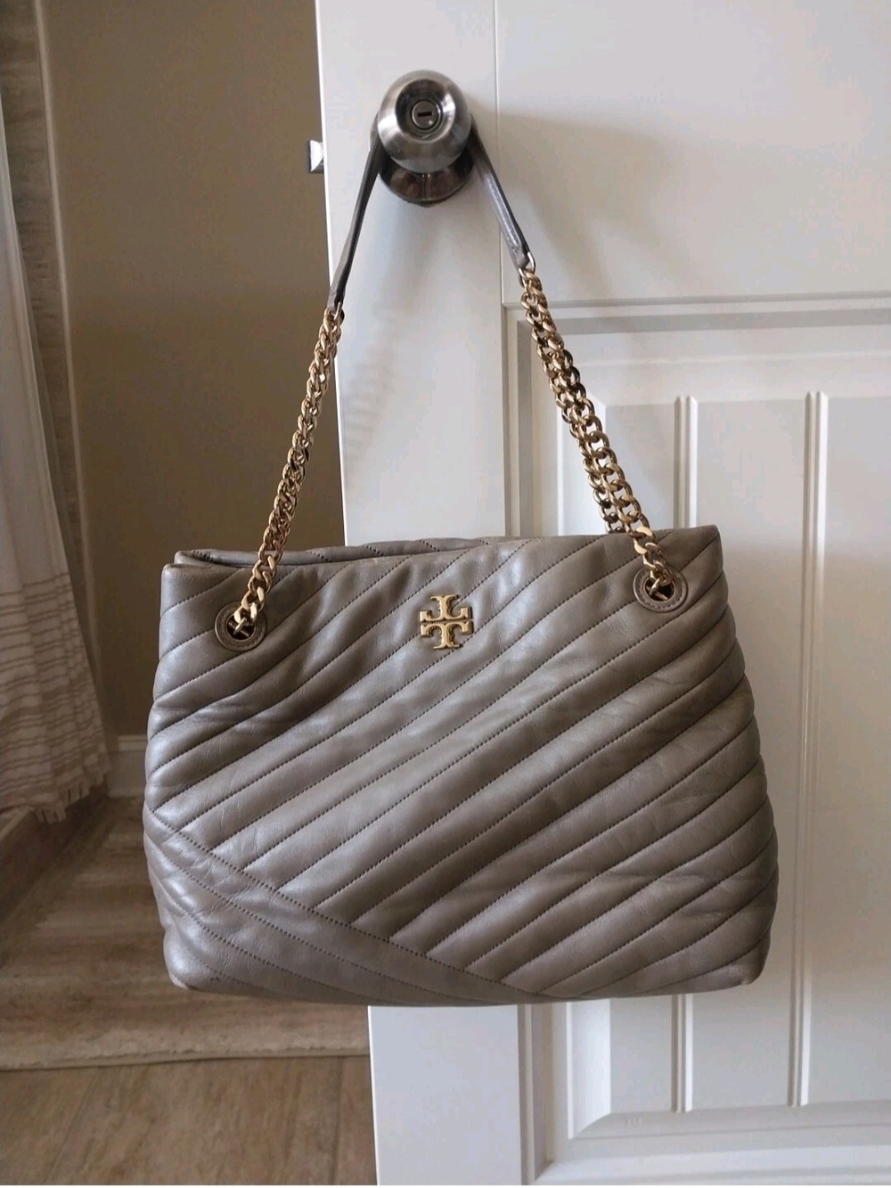 Tory Burch Quilted Shoulder Bag in Taupe with Gold Chain